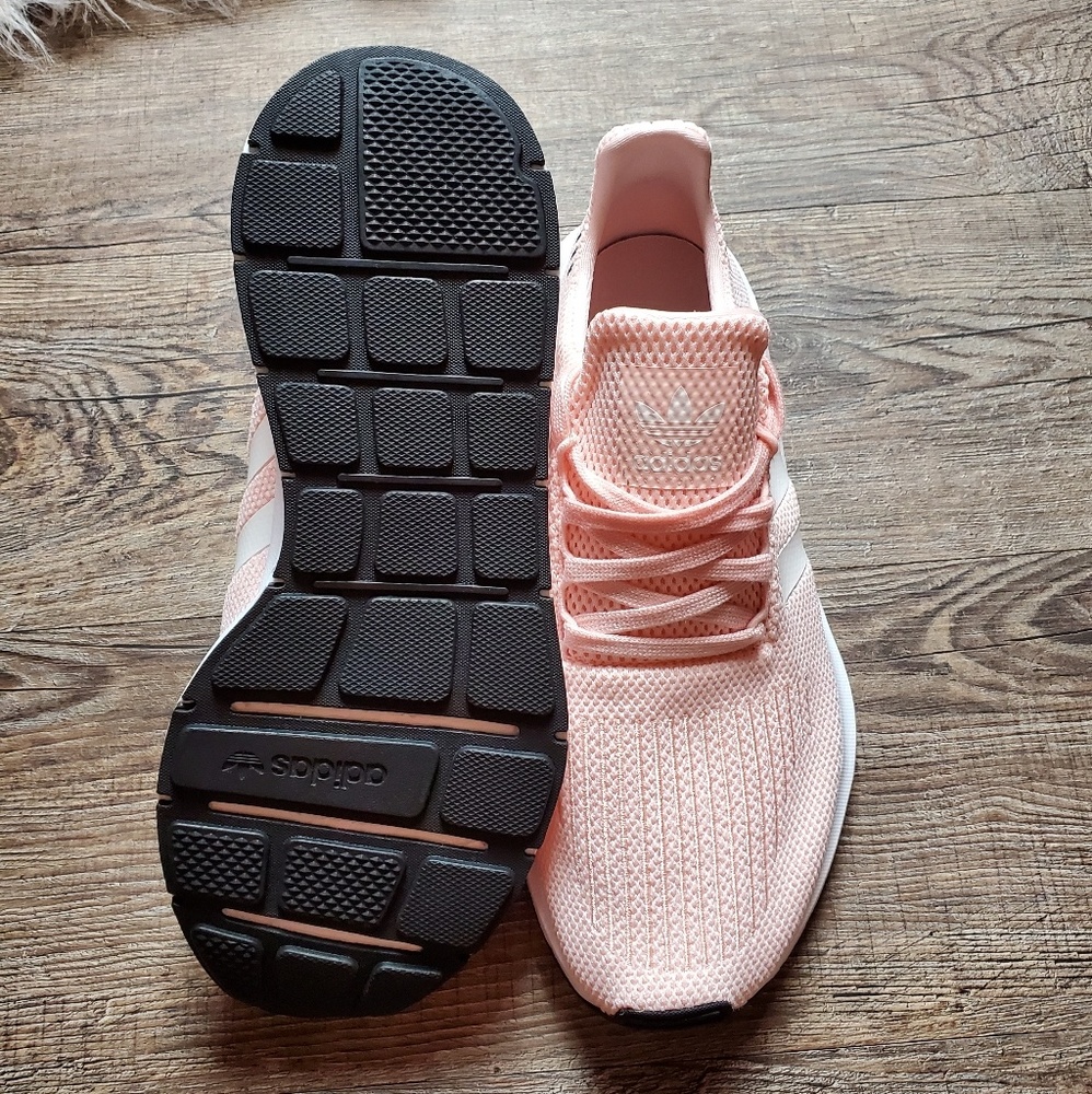 NEW adidas Swift Run - Picture 8 of 8